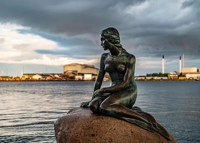 World 5th Coolest Street - Walk To Tivoli